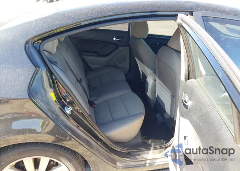 2015 Kia Forte Lx z USA, uszkodzony, nr VIN KNAFX4A65F5385175